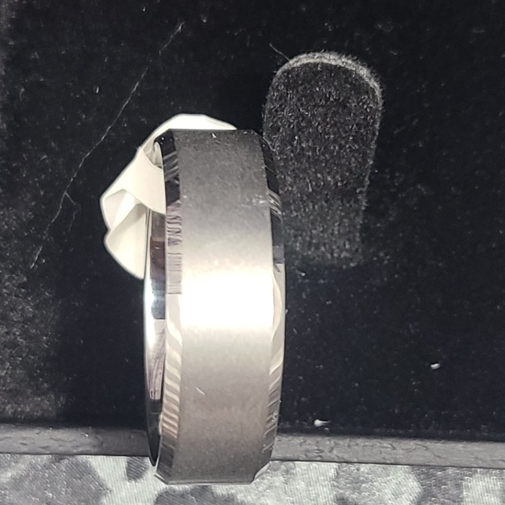 TUNGSTEN RING - Picture 2 of 4